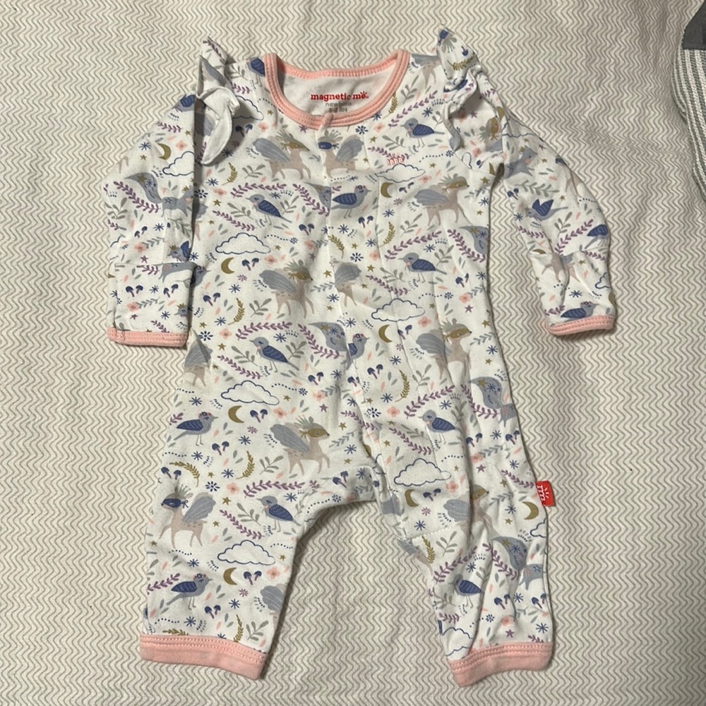 Magnetic Me one piece newborn 5-8 lbs